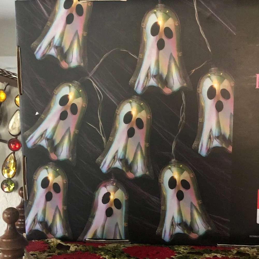 NEW Booville Lighted Iridescent Ghost LED String Lights